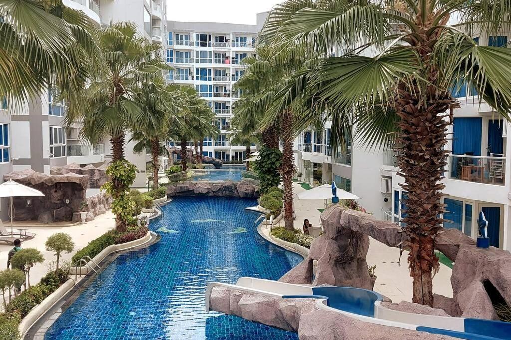 Grand Avenue, Luxury Suite, 72sqm Pool View With Lounge Area Appartement *